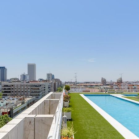 Charming Eurobuilding Skyline Madrid Apartment Exterior photo
